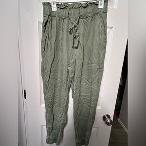Women’s High Rise Jogger Pant
